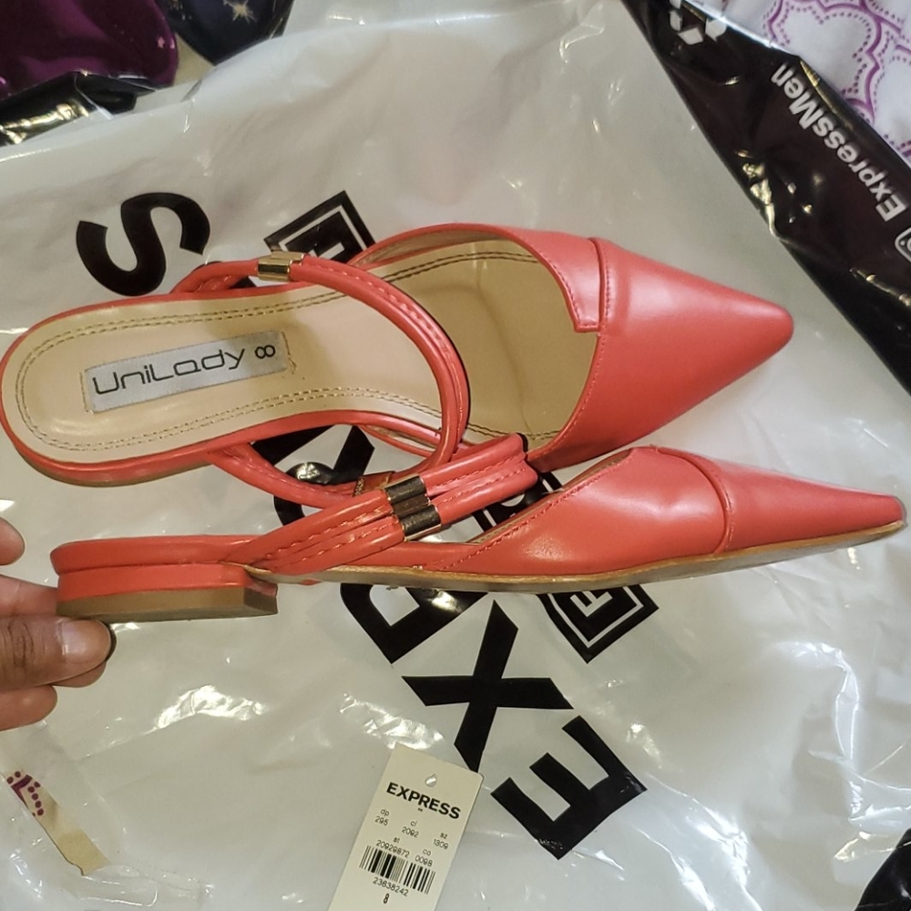 Coral Size 8 fashion flats